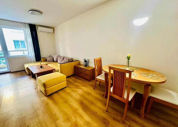 Апартаменты Vacation Daneli *