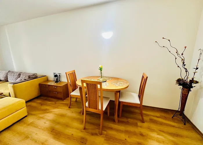 Vacation Daneli Slantschew brjag